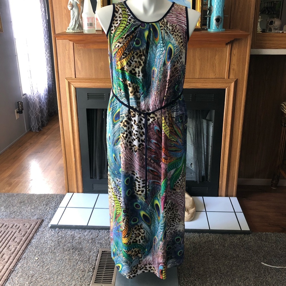 NWT Kate & Mallory Peacock Pattern Maxi Dress Lg
